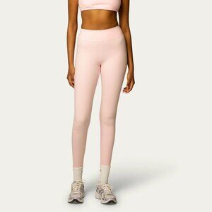 437 The Essentials Legging in Powder Pink